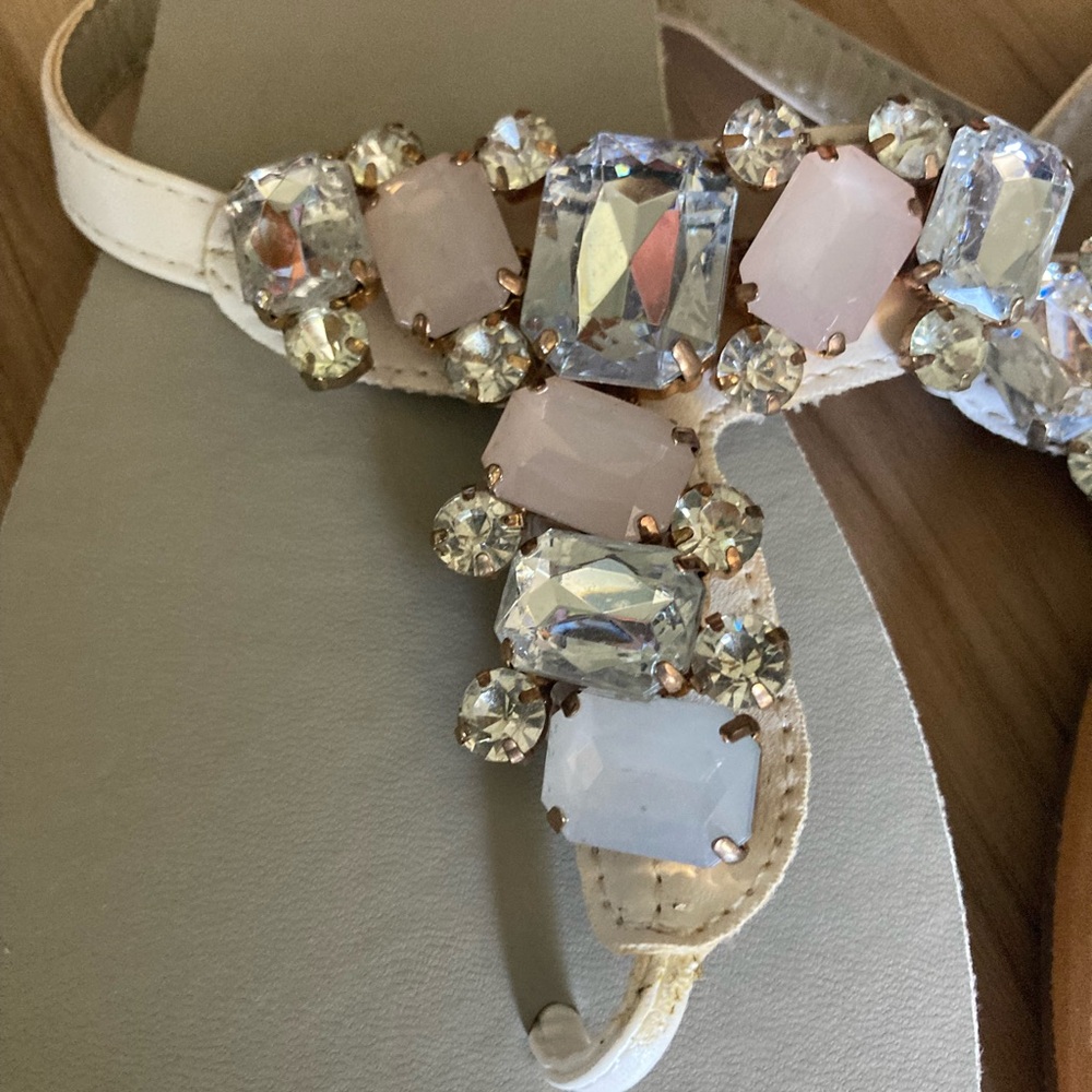 VENUS Embellished Crystals Flat Sandals SIZE 8.5 - Picture 2 of 6